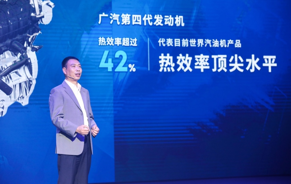 Руководитель Центра развития силовых агрегатов У Цзянь Руководитель Центра развития силовых агрегатов У Цзянь