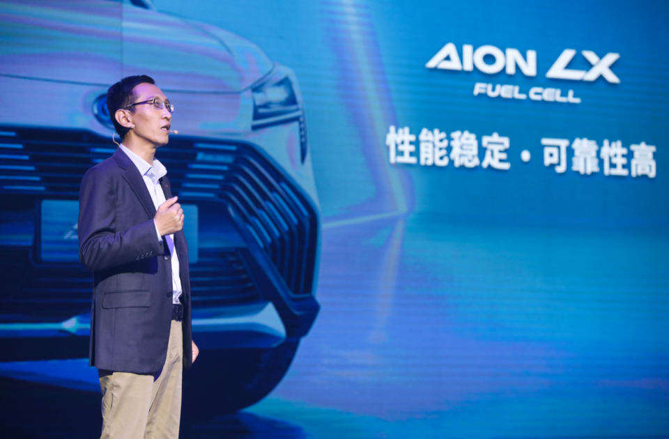 Директор проекта электромобиля Жэнь Цян Директор проекта электромобиля Жэнь Цян